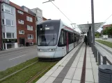 Aarhus letbanelinje L2 med lavgulvsledvogn 1111-1211 ved Stjernepladsen (2022)