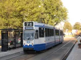 Amsterdam sporvognslinje 7 med ledvogn 804 på Frederiksplein (2009)