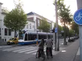 Amsterdam sporvognslinje 9 med lavgulvsledvogn 2127 på Rembrandtplein (2009)