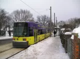 Berlin hurtiglinje M1 med lavgulvsledvogn 1015 ved Heinrich-Böll-Str. (2010)