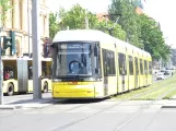 Berlin hurtiglinje M10 med lavgulvsledvogn 9065 nær Hauptbahnhof (2019)