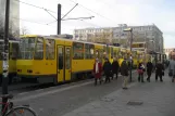 Berlin hurtiglinje M5 med ledvogn 6080 ved U Alexanderplatz (2007)