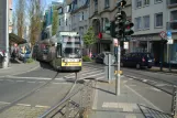 Bonn sporvognslinje 62 med lavgulvsledvogn 9464 tæt på Konrad-Adenauer-Platz (2014)