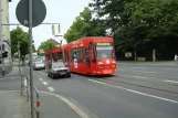 Braunschweig sporvognslinje 2 med lavgulvsledvogn 0759 på Hamburger Straße (2010)