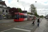 Bremen sporvognslinje 2 med lavgulvsledvogn 3047 ved Bahnhof Sebaldsbrück (2015)