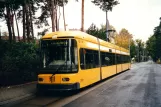 Dresden sporvognslinje 1 med lavgulvsledvogn 2523 ved Kleinzschachwitz  Freystraße (2002)