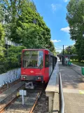 Düsseldorf ekstraregionallinje U77 med ledvogn 4266 ved Am Seestern (2022)