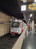 Düsseldorf regionallinje U75 med ledvogn 3226 ved Oststraße (2023)