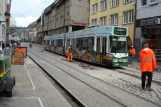 Freiburg im Breisgau sporvognslinje 2 med ledvogn 241 nær Holzmarkt (2008)