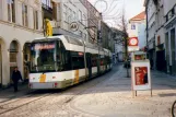 Gent sporvognslinje 1 med lavgulvsledvogn 6322 på Veldstraat (2007)