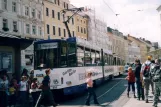 Görlitz sporvognslinje 1 med ledvogn 301 ved Demianiplatz (2004)