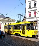 Görlitz sporvognslinje 1 med ledvogn 319 tæt på Bahnhof (2015)