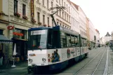 Görlitz sporvognslinje 2 med ledvogn 303 på Postplatz (2004)