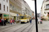 Görlitz sporvognslinje 2 med ledvogn 4 nær Postplatz (1993)