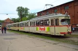 Hannover Hohenfelser Wald med ledvogn 2304 ved Straßenbahn-Haltestelle (2010)