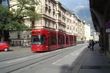 Innsbruck sporvognslinje 1 med lavgulvsledvogn 309 ved Ingenieur-Etzel-Str. (2012)