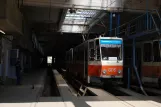 Kaliningrad ledvogn 605 inde i Tramvaynoye Depo (2012)