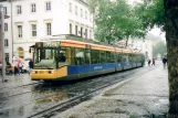 Karlsruhe sporvognslinje 1 med ledvogn 305 på Marktplatz (2007)