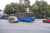 Kraków sporvognslinje 13 med motorvogn 851 på Baszttowa (2011)