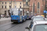 Kraków sporvognslinje 3 med motorvogn 471 på Plac Wszystkich Świętych (2011)