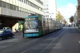 Ludwigshafen am Rhein sporvognslinje 10 med lavgulvsledvogn 632 ved Kaiser-Wilheim Straße (2009)