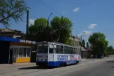 Luhánsk sporvognslinje 6 med motorvogn 185 på Frunze Ulitsa (2011)