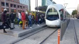 Lyon sporvognslinje T4 med lavgulvsledvogn 70 ved Gare Part-Dieu Villette (2018)