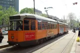 Milano sporvognslinje 12 med ledvogn 4841 ved P.za Lega Lombarda (2009)