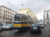 Napoli sporvognslinje 2 med motorvogn 1022 på Corso Giuseppe Garibaldi (2014)