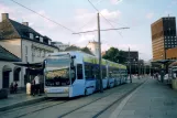 Oslo sporvognslinje 10 med lavgulvsledvogn 157 ved Aker brygge (2005)