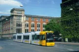 Postkort: Bremen sporvognslinje 6 med lavgulvsledvogn 3037 tæt på Hauptbahnhof (1995)