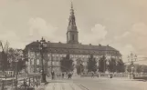 Postkort: København på Christiansborg Slotsplads (1918)