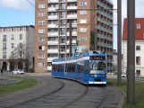 Rostock ekstralinje 2 med lavgulvsledvogn 689 på Neuer Markt (2015)