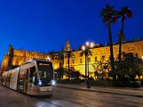 Sevilla sporvognslinje T1 med lavgulvsledvogn 301 på Calle San Fernando (2023)