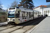 Wien regionallinje 515 - Badner Bahn med lavgulvsledvogn 407 ved Baden Josefplatz (2010)