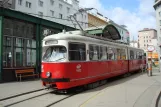 Wien sporvognslinje 18 med ledvogn 4532 ved Schlachthausgasse (2010)