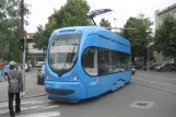 Zagreb sporvognslinje 12 med lavgulvsledvogn 2266 på Tratinska ulica (2008)