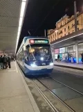 Zürich regionallinje 10 med lavgulvsledvogn 3016 ved Bahnhofplatz/HB (2022)