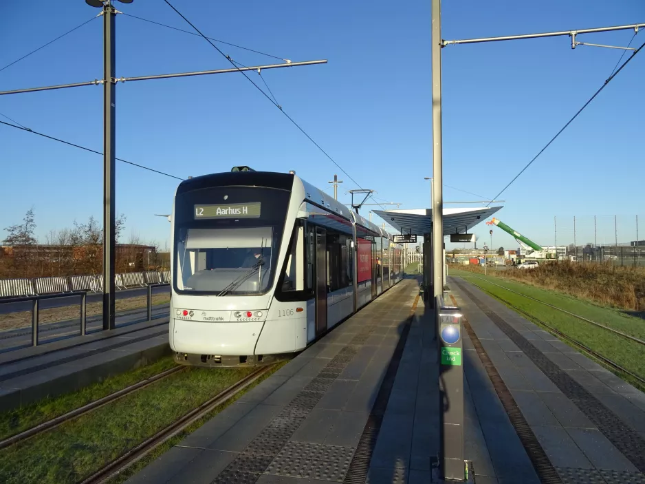 Aarhus lavgulvsledvogn 1106-1206 ved Universitetshospitalet (2017)