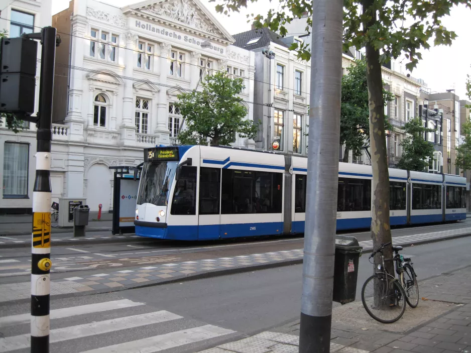 Amsterdam sporvognslinje 25 med lavgulvsledvogn 2145 på K. s-Gravesandestraat (2009)