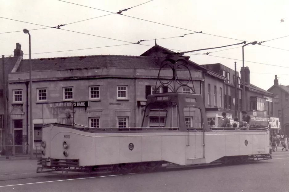 Arkivfoto: Blackpool sporvognslinje T1 med motorvogn 600 på Queen's Promenade (1970)