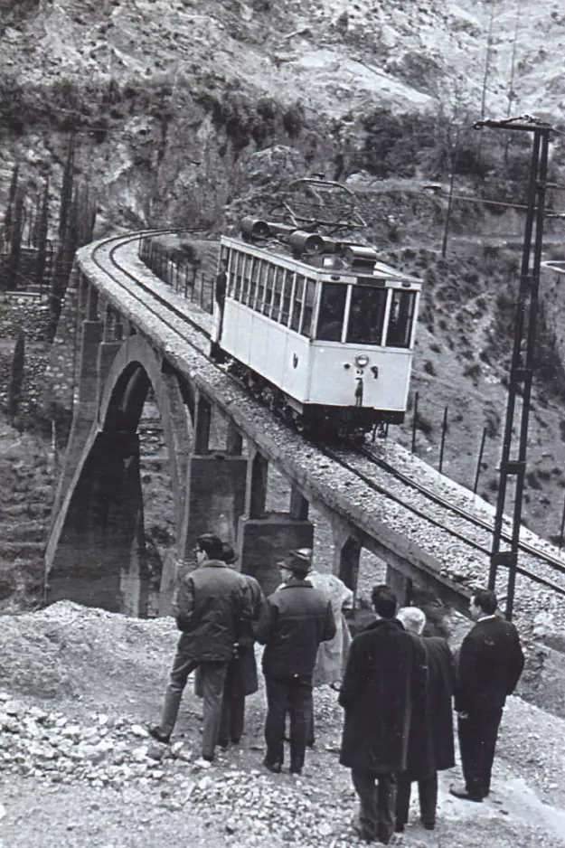 Arkivfoto: Granada regionallinje med motorvogn 2 nær Pinos Genli (1950-1959)