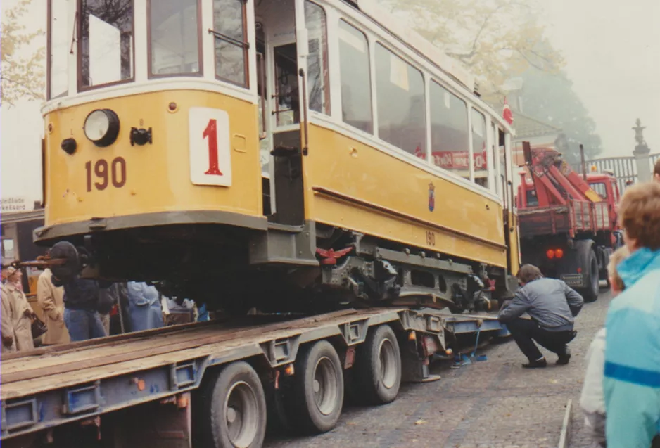 Arkivfoto: København motorvogn 190 på Frederiksberg Runddel (1988)