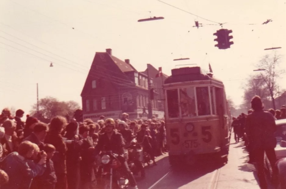 Arkivfoto: København motorvogn 575 på Husum (1972)