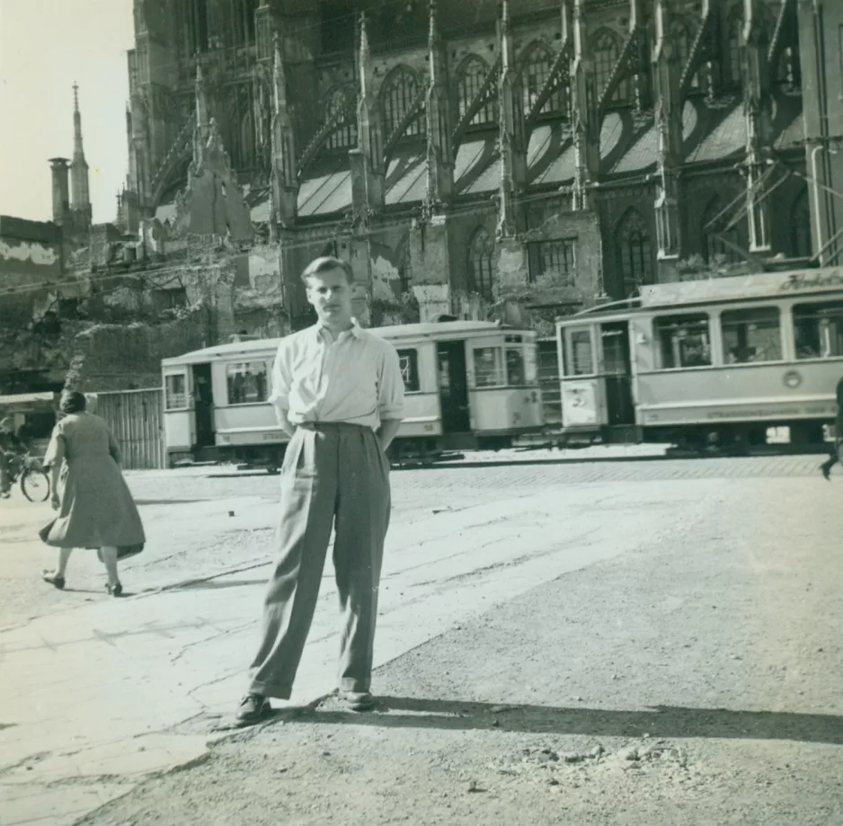 Arkivfoto: Ulm sporvognslinje 1 med motorvogn 23 på Münsterplatz (1950)