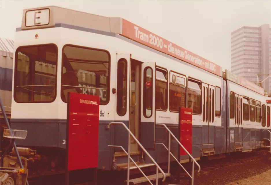 Arkivfoto: Zürich ledvogn 2011, bagsiden Internationale Verkehrs-Ausstellung, Hamborg (1979)