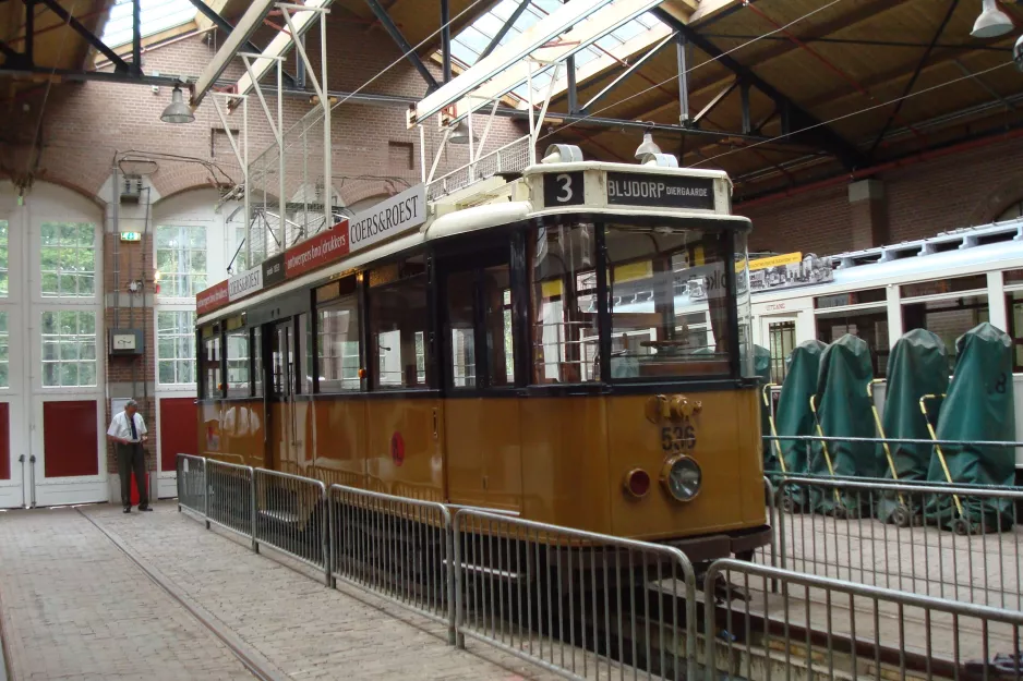 Arnhem motorvogn 536 inde i Tramremise, Arnhem (2014)