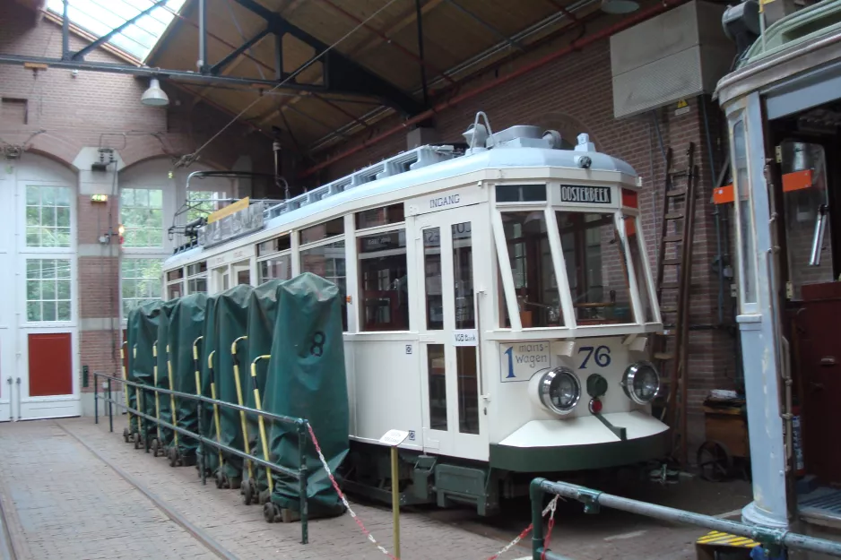 Arnhem motorvogn 76 inde i Tramremise, Arnhem (2014)