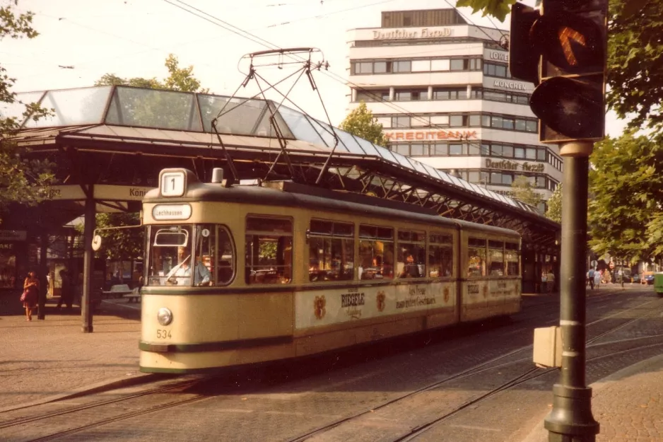 Augsburg sporvognslinje 1 med ledvogn 534 ved Königsplatz (1982)