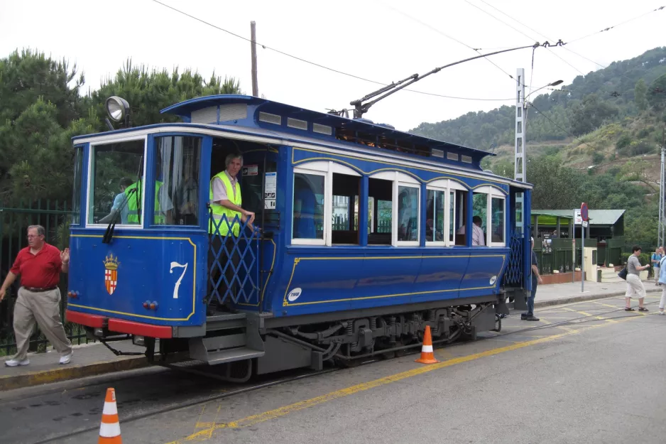 Barcelona 55, Tramvía Blau med motorvogn 7 ved Plaça del Doctor Andreu (2012)